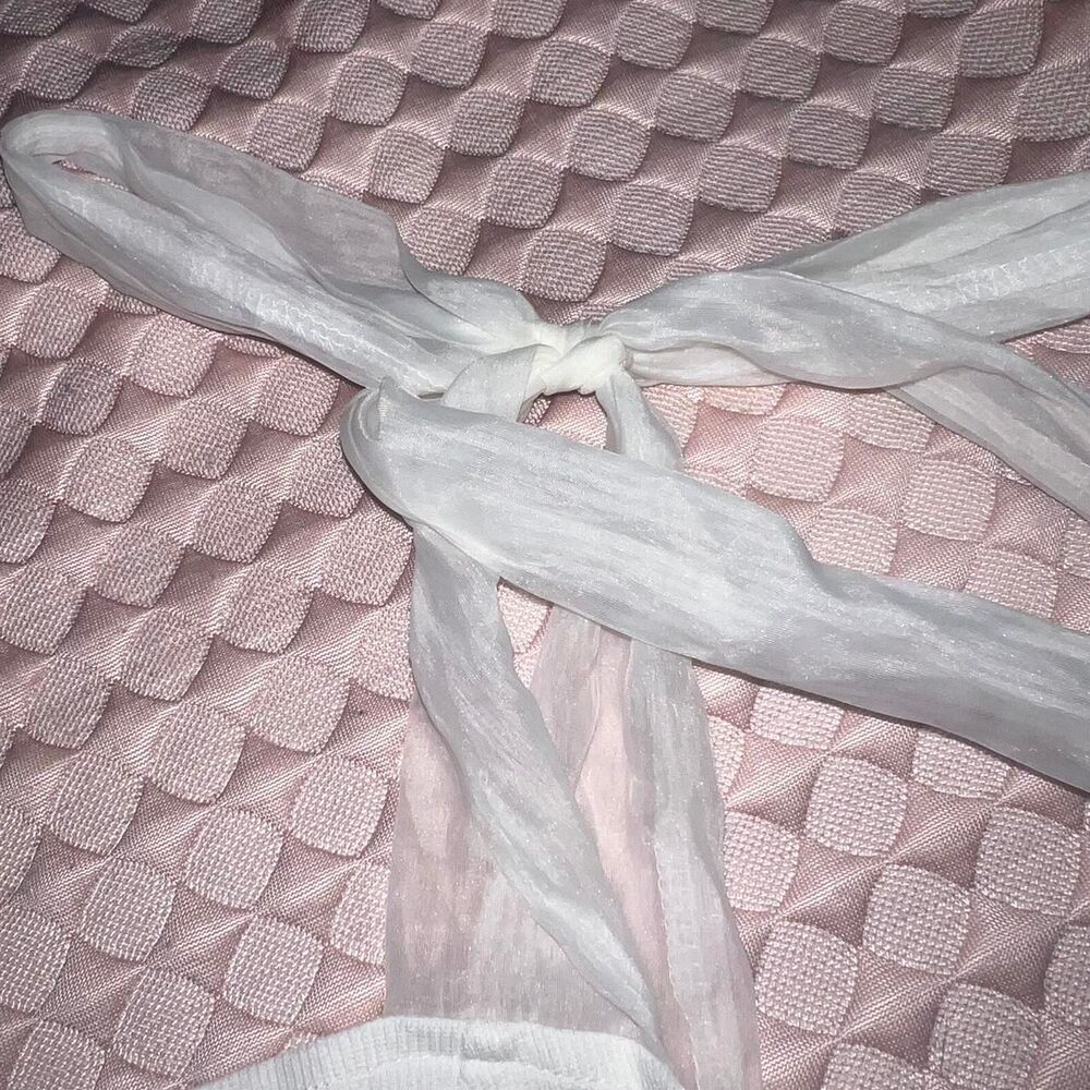 White Crop top with chiffon ties and detachable sleeves - Picture 3 of 3